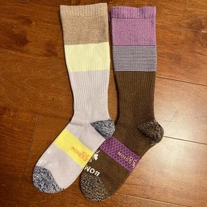 2 pairs, Bombas compression socks never worn medium